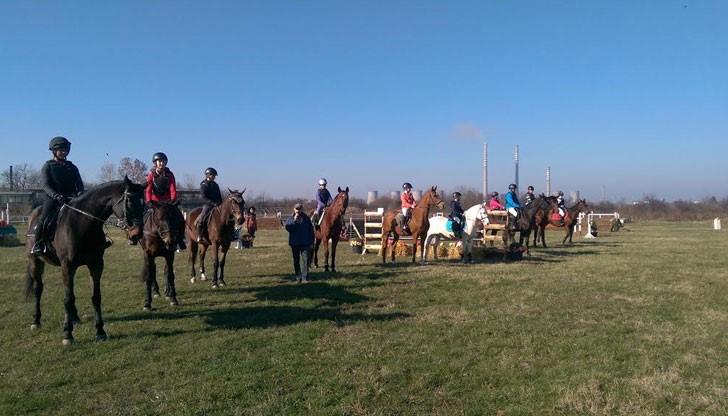 Днес на Хиподрума в Русе се проведе последния за Сезон 2016 турнир в дисциплината Дерби крос
