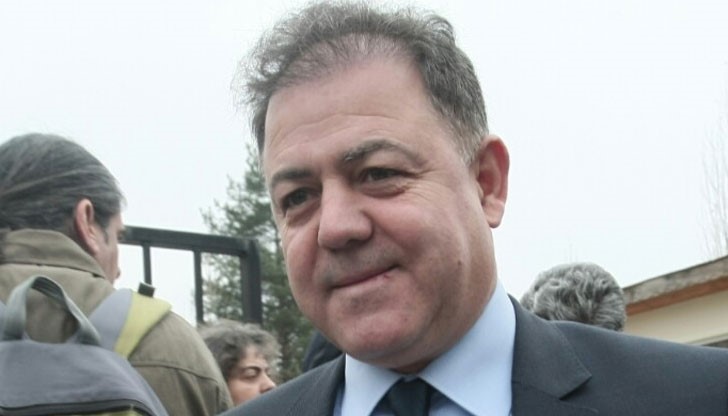 Военният министър в оставка намеси новоизбрания президент Румен Радев в скандала за ремонта на 6 двигатели на МиГ в Полша Военният министър в оставка намеси новоизбрания президент Румен Радев в скандала за ремонта на 6 двигатели на МиГ в Полша