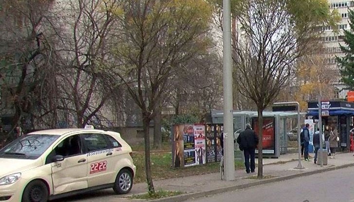 Шофьорка връхлетя с огромна скорост таксиметрова кола / Снимката е илюстративна/