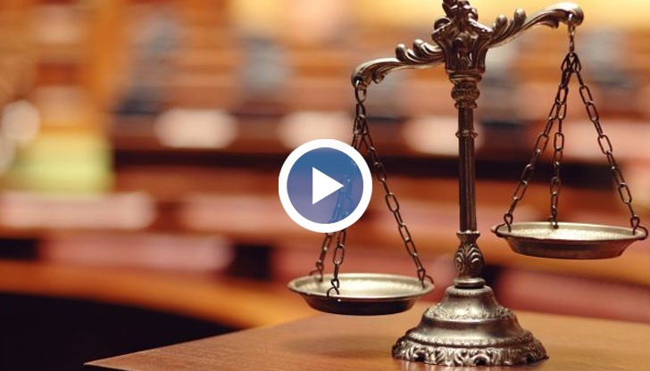 Юристът помага на бедни хора да се защитят от монополистите - енерго-, водо-, топлоснабдяващи и телекомуникационни компании, банки, съдии изпълнители или колекторски фирми