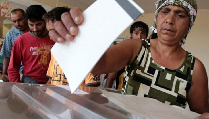 Г-жа Цачева печели само в ромския вот