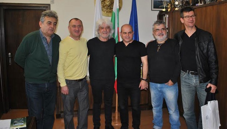 Най-известните в Европа джаз-музиканти - басистът Волфганг Шмид и китаристът Томас Лангер от Германия, пристигнаха в Русе