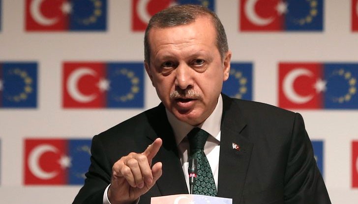 Президентът на Турция се оплаква, че харчи милиарди долара за издръжка на бежанците, а от ЕС не му дават пари за тях