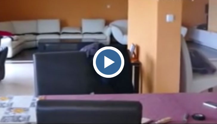 Атанас Божинов разстрелял от упор двама македонци е сгащен от полицията в покоите си с красива жена