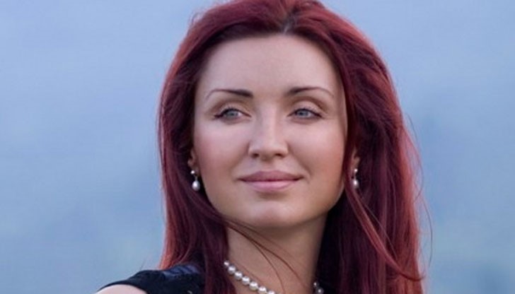 Певицата, която внезапно избяга от България, е завлякла с над 70 бона рапърите DEE и Кристо Певицата, която внезапно избяга от България, е завлякла с над 70 бона рапърите DEE и Кристо