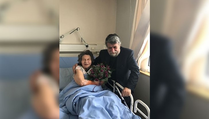 Актрисата посрещна министъра с думите: Ти да не си ме помислиш, че аз... хайде! Сакън! Чакам "Гинес!