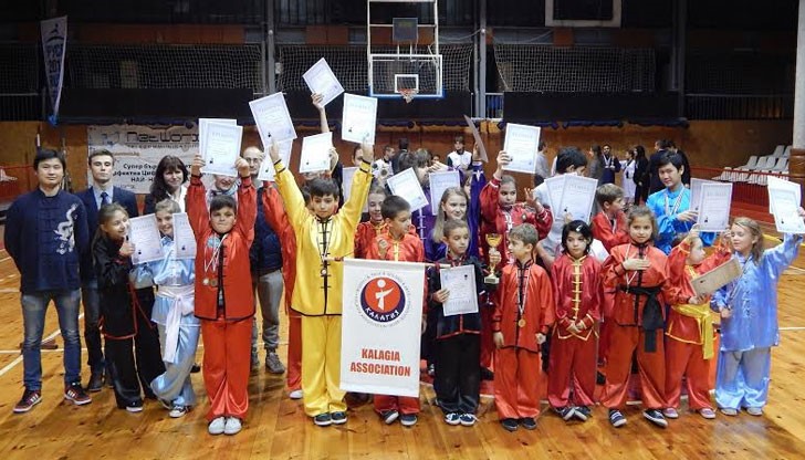 С 25 състезатели се представиха възпитаниците на Мария Неделчева и Искра Бонева в 8 различни дисциплини в 4 възрастови групи