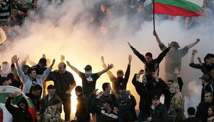 Феновете на Левски и ЦСКА се обединяват и тръгват заедно за Харманли