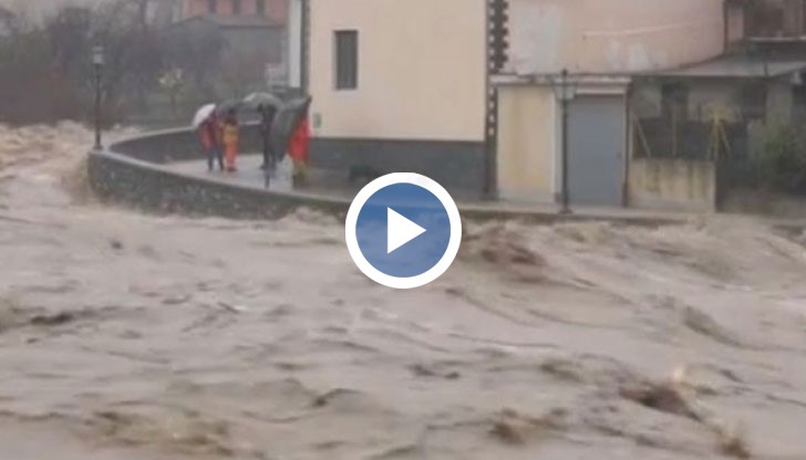 Река раздели цял град на две