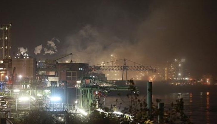 Пожарникарите в Леверкузен са се борили с пламъците чак до тази сутрин Пожарникарите в Леверкузен са се борили с пламъците чак до тази сутрин