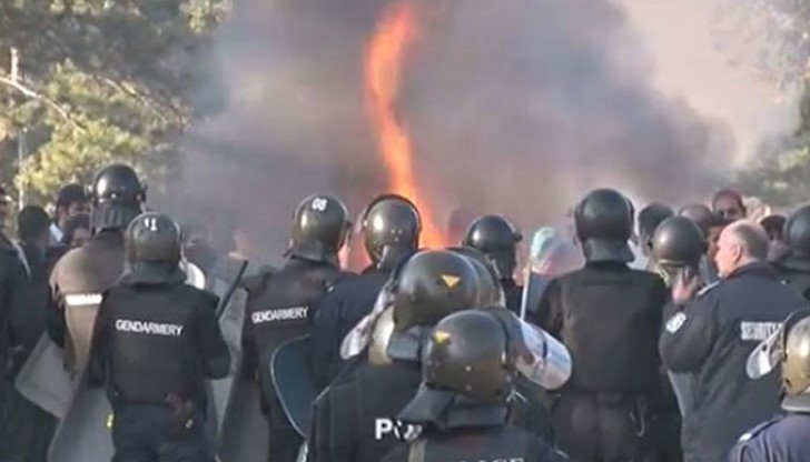 Някой попита ли защо се стигна дотук? Някой попита ли защо се стигна дотук?