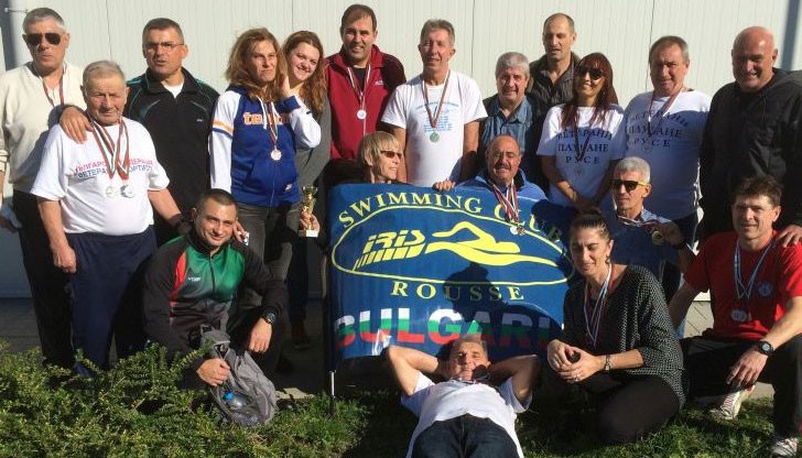 С куп златни отличия се завърнаха от международния турнир по плуване в Бургас плувците ветерани от „Ирис” - Русе