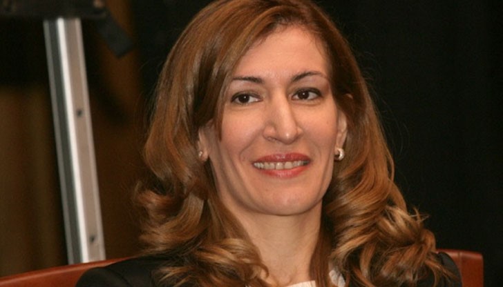 Ангелкова отправя приветствие за празника в "Канев център" Ангелкова отправя приветствие за празника в "Канев център"