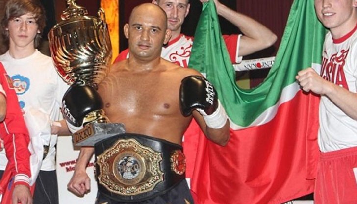 37-годишният руснак е бил ликвидиран пред дома си от мъж с маска