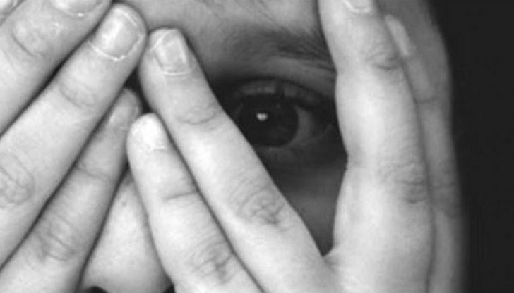 Медицинска сестра беше записана как обижда вулгарно 2-годишно дете Медицинска сестра беше записана как обижда вулгарно 2-годишно дете