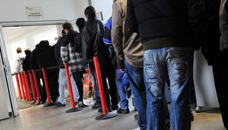 Социалните помощи ще се отпускат по настоящ, а не по постоянен адрес от 2017 година Социалните помощи ще се отпускат по настоящ, а не по постоянен адрес от 2017 година