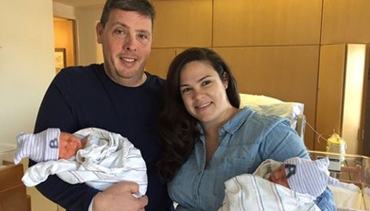 Двамата близнаци от Масачузетс привлякоха вниманието на света, когато се оказа, че и двамата са по-големи един от друг Двамата близнаци от Масачузетс привлякоха вниманието на света, когато се оказа, че и двамата са по-големи един от друг