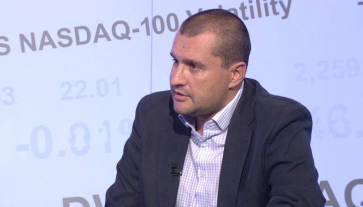 Калоян Методиев: Защо Борисов не затваря границата? Защо превръща държавата в гето за мигранти?