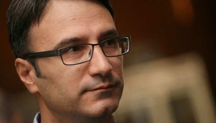 От действията му излиза, че той е успял да осребри добре защитата на страната ни по заведеното срещу нея наказателно производство От действията му излиза, че той е успял да осребри добре защитата на страната ни по заведеното срещу нея наказателно производство