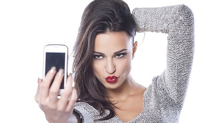 Потресаващ разговор между две девойки и техния избор за мъж заля Фейсбук