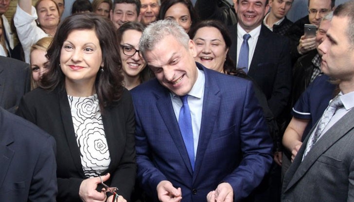 Синдикат „Образование“ към КТ „Подкрепа“ безапелационно ще настоява за оставката на министъра на здравеопазването, г-н Петър Москов Синдикат „Образование“ към КТ „Подкрепа“ безапелационно ще настоява за оставката на министъра на здравеопазването, г-н Петър Москов