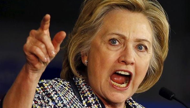 Броени дни преди изборите той уведоми Конгреса, че подновява разследването срещу нея Броени дни преди изборите той уведоми Конгреса, че подновява разследването срещу нея