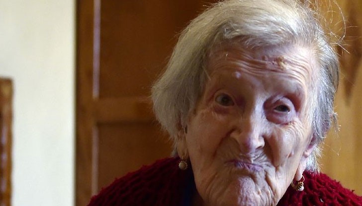 Родена през 1899 година, синьора Ема живее в Паланца, недалеч от град Вербания Родена през 1899 година, синьора Ема живее в Паланца, недалеч от град Вербания