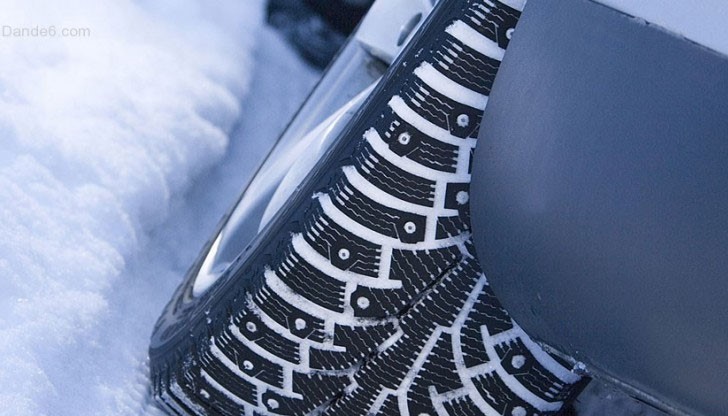 До сега глобата е 50 лева и затова всеки втори шофьор кара с летни гуми през зимата До сега глобата е 50 лева и затова всеки втори шофьор кара с летни гуми през зимата