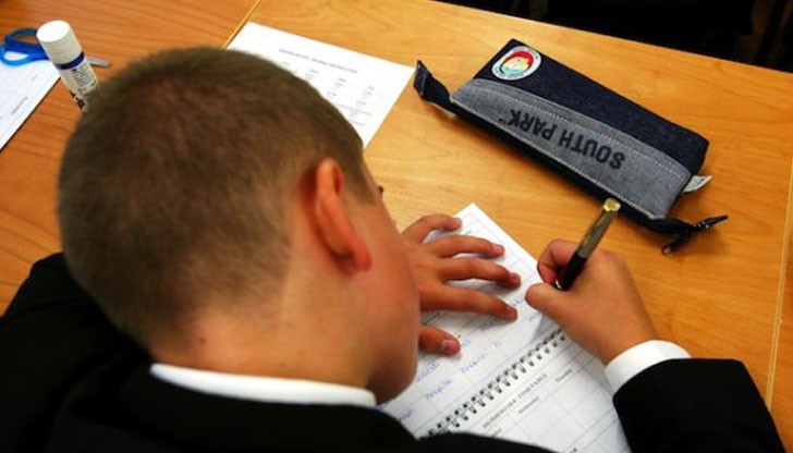 Учебниците са дело на доказали се и талантливи автори, художници и редактори