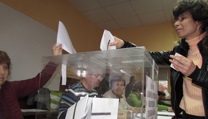 Общият брой на избирателите за областта е 215 521 души Общият брой на избирателите за областта е 215 521 души