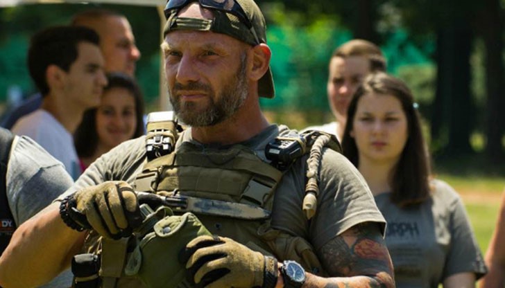 Тодор Станков Снайпера е един от българите, които са в Афганистан и добре знае за какво става на въпрос в Харманли Тодор Станков Снайпера е един от българите, които са в Афганистан и добре знае за какво става на въпрос в Харманли