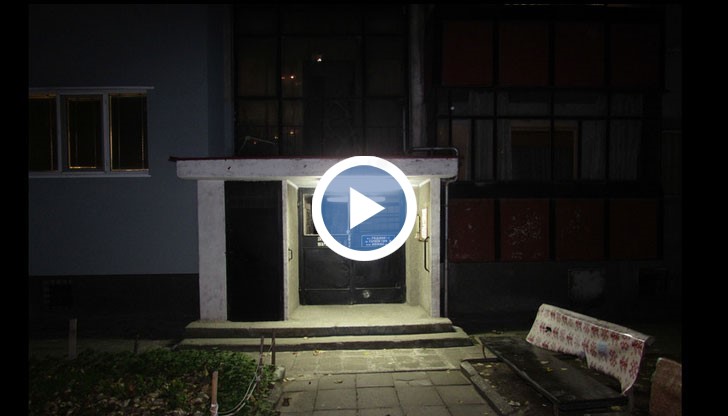 Предполага се, че момчето се покачило на шкаф до стената, отворило е прозореца и се е подхлъзнало