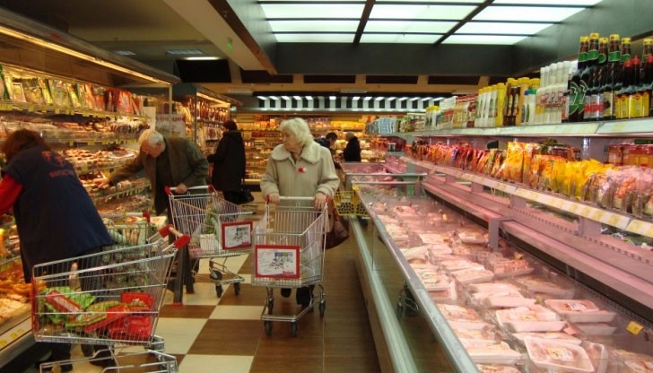 Минитър Танева обяви, че се водят преговори с големите търговски оператори за зареждане със стока местно производство / Снимката е илюстративна