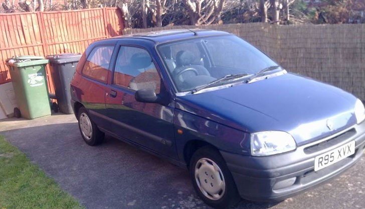 Колата е с регистрационен номер Р 1115 ВС