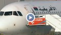Освобождават заложници от отвлечения в Малта самолет