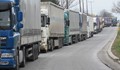 7-километрова опашка от ТИР-ове на Дунав мост 2