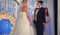 Младоженец се ожени в сватбена рокля
