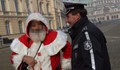 Дядо Коледа обира наивни клиенти в магазините