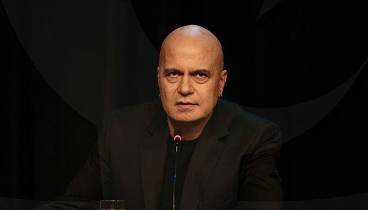 Плашат ни, че мафията щяла да влезе във властта. Че нали точно те контролират всичко в момента