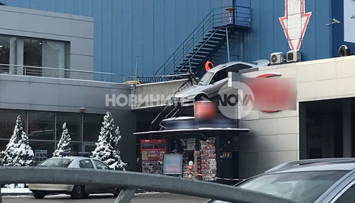 Инцидентът се е случил на паркина на хипермаркет във Велико Търново