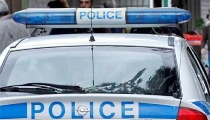 Опердашили го, докато чакали да светне зеленият сигнал на светофара