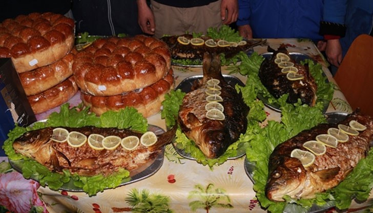 Освен обилното количество вкусна храна, хората от „Добрият самарянин“ получиха и подаръци