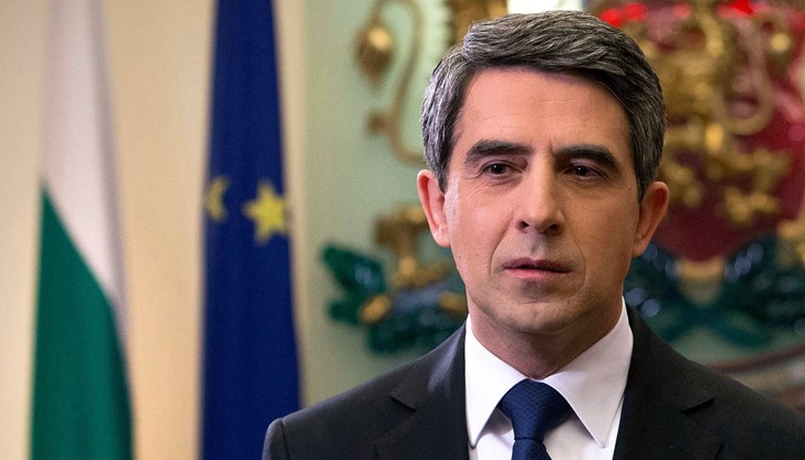 Росен Плевнелиев ще връчи мандат за съставяне на правителство на Парламентарната група на "БСП лява България" Росен Плевнелиев ще връчи мандат за съставяне на правителство на Парламентарната група на "БСП лява България"