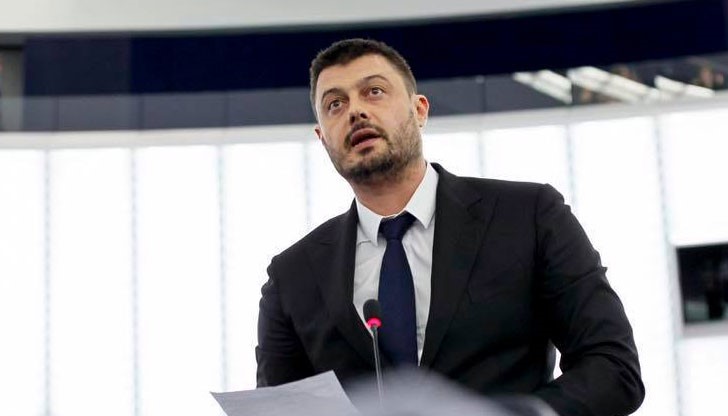 Призовавам и останалите партийни лидери да направят същото Призовавам и останалите партийни лидери да направят същото