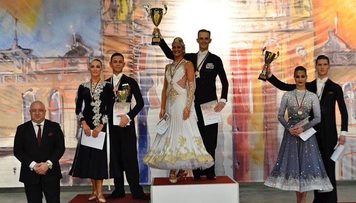 Министърът на младежта и спорта Красен Кралев даде старт на откритото световно първенство по стандартни танци
