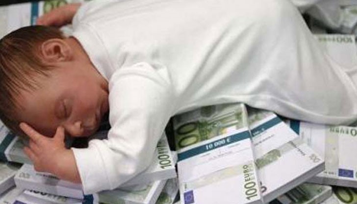 30-годишната майка имала парични проблеми