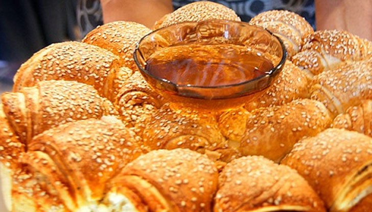 Питката, която се приготвя за празника на Света Варвара трябва да бъде много внимателно приготвена, като се спазят всички препоръки и указания на рецептата Питката, която се приготвя за празника на Света Варвара трябва да бъде много внимателно приготвена, като се спазят всички препоръки и указания на рецептата