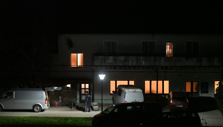 Телата на шестима членове на едно семейство са били открити в дома им