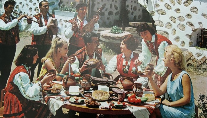 История на шопската салата История на шопската салата