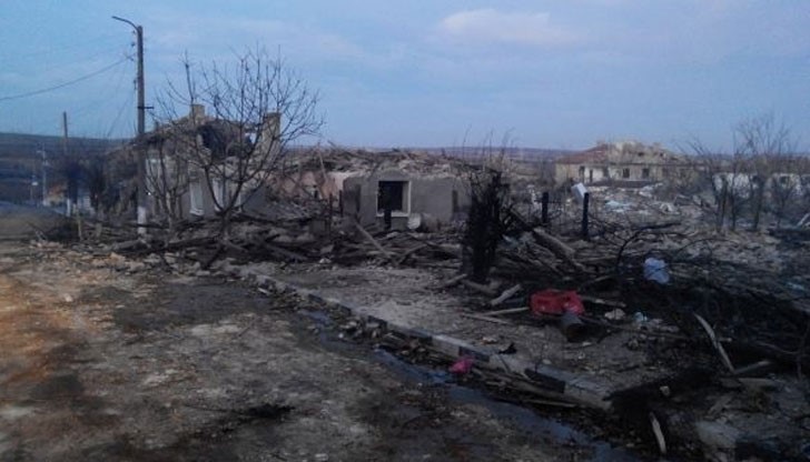 30 безработни ще бъдат наети за разчистване на срутените къщи, а други двама ще бъдат назначени като готвачи за приготвянето на храната за обяд в ритуалната зала в Хитрино 30 безработни ще бъдат наети за разчистване на срутените къщи, а други двама ще бъдат назначени като готвачи за приготвянето на храната за обяд в ритуалната зала в Хитрино